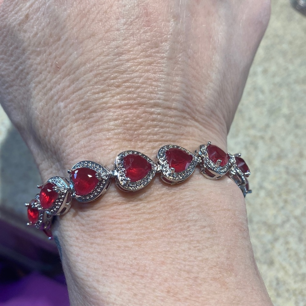 BNWT sterling silver lab created ruby heart shaped bracelet size 7.